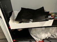 Kast met inhoud - afbeelding 5 van  7