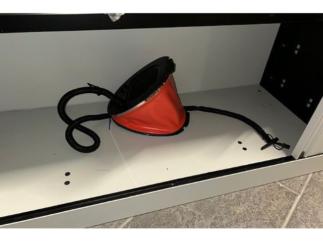 Kast met inhoud - afbeelding 7 van  7