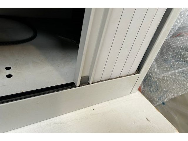 Kast met inhoud - afbeelding 3 van  8