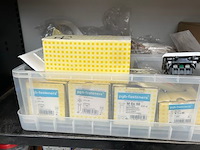 Kast met inhoud - afbeelding 5 van  8