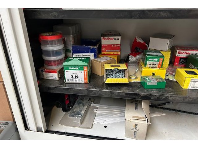 Kast met inhoud - afbeelding 6 van  8