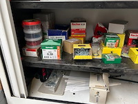 Kast met inhoud - afbeelding 6 van  8