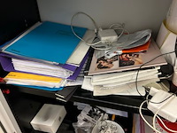 Kast met inhoud - afbeelding 4 van  8