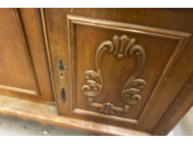 Kast met inhoud - afbeelding 2 van  10