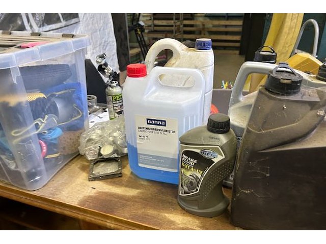 Kast met inhoud - afbeelding 4 van  10