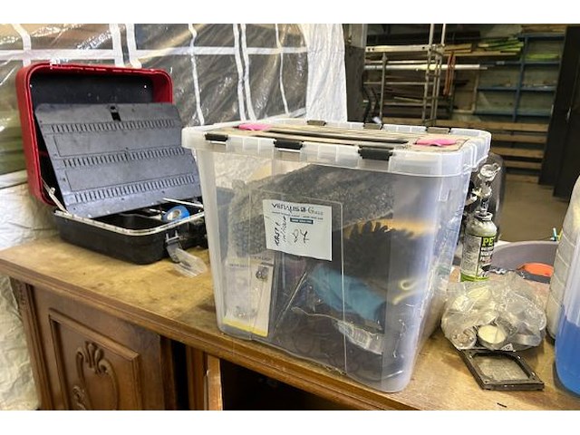 Kast met inhoud - afbeelding 5 van  10