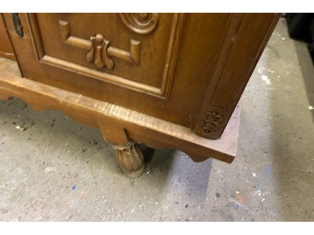 Kast met inhoud - afbeelding 9 van  10