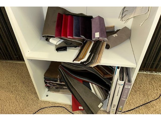 Kast met inhoud - afbeelding 5 van  5