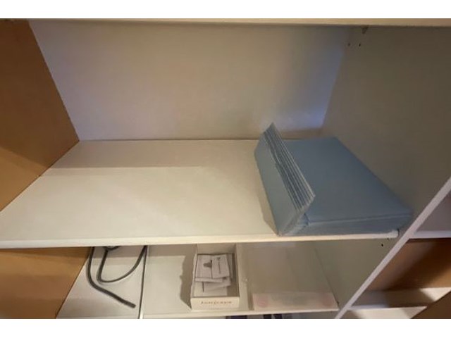 Kast met inhoud - afbeelding 5 van  14