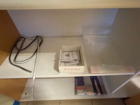 Kast met inhoud - afbeelding 6 van  14