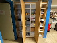 Kast met inhoud - afbeelding 7 van  14