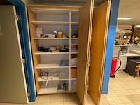 Kast met inhoud - afbeelding 9 van  14