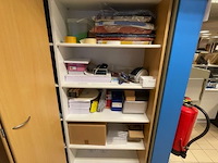 Kast met inhoud - afbeelding 10 van  14
