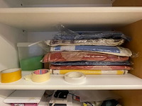 Kast met inhoud - afbeelding 11 van  14