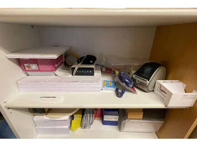 Kast met inhoud - afbeelding 12 van  14