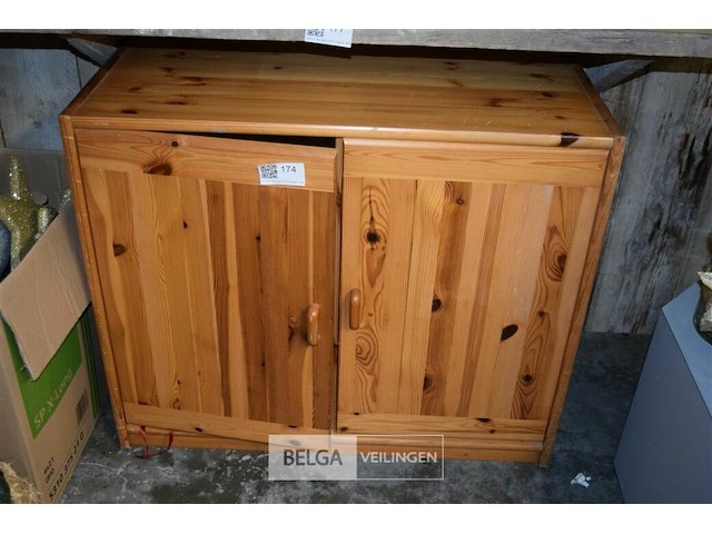 Kast met inhoud - afbeelding 1 van  6