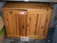 Kast met inhoud - afbeelding 1 van  6