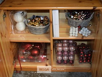 Kast met inhoud - afbeelding 2 van  6