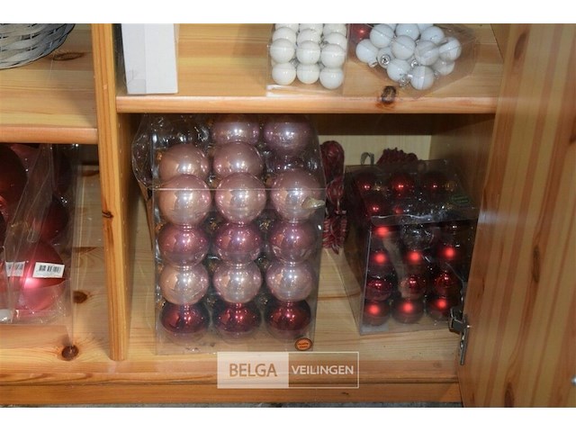 Kast met inhoud - afbeelding 6 van  6