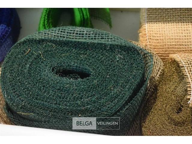 Kast met inhoud - afbeelding 7 van  10