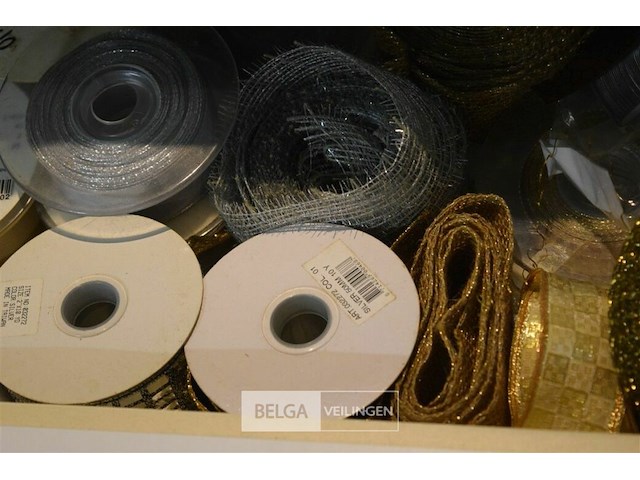 Kast met inhoud - afbeelding 9 van  10