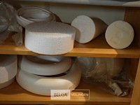 Kast met inhoud - afbeelding 3 van  5