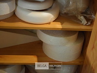 Kast met inhoud - afbeelding 4 van  5