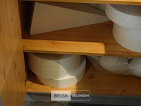 Kast met inhoud - afbeelding 5 van  5