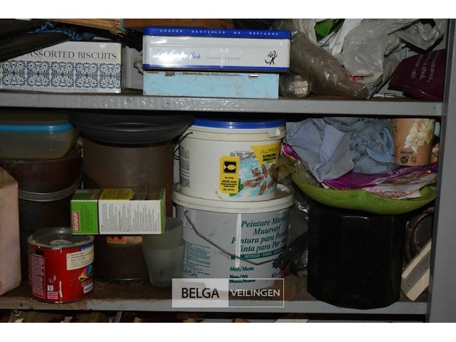 Kast met inhoud - afbeelding 3 van  4