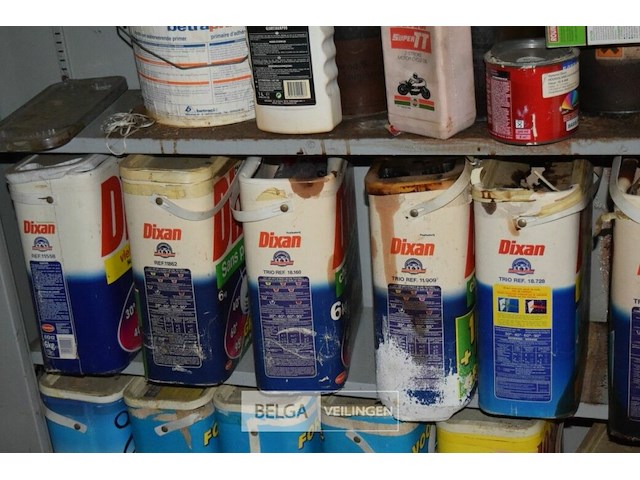 Kast met inhoud - afbeelding 4 van  4