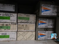 Kast met inhoud - afbeelding 10 van  17