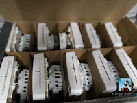 Kast met inhoud - afbeelding 15 van  17