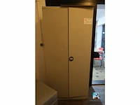 Kast met inhoud - afbeelding 2 van  5