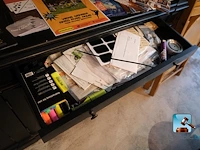 Kast met inhoud - afbeelding 2 van  15