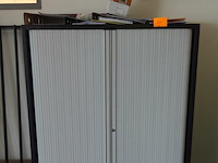 Kast met inhoud - afbeelding 1 van  5