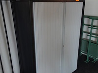 Kast met inhoud - afbeelding 2 van  5