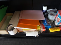 Kast met inhoud - afbeelding 5 van  5