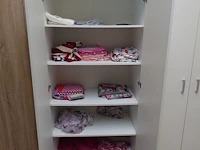 Kast met inhoud - afbeelding 3 van  9