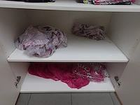 Kast met inhoud - afbeelding 5 van  9