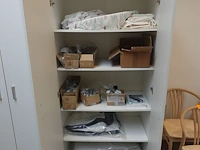Kast met inhoud - afbeelding 6 van  9