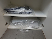 Kast met inhoud - afbeelding 9 van  9