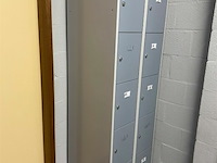 Kast met kluisjes - afbeelding 1 van  3