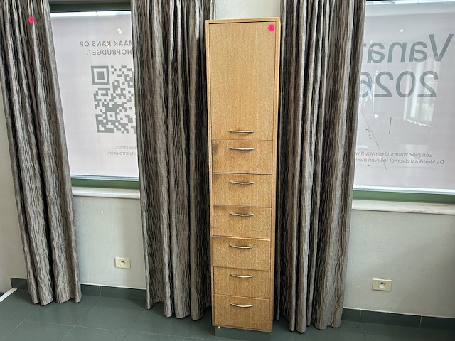 Kast met lades - afbeelding 1 van  3