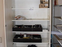 Kast met partij diverse materialen, waaronder 5x veiligheidsschoenen emma, vulcanus, diverse maten - afbeelding 1 van  5
