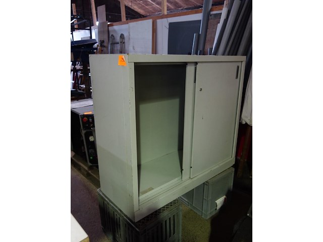 Kast met schuifdeuren h. 105 x l. 120 x d. 47 cm - afbeelding 1 van  2