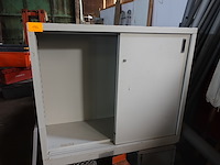 Kast met schuifdeuren h.1,05 x l.1,20 x d.0,,47 cm - afbeelding 1 van  2