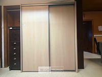 Kast met schuifdeuren