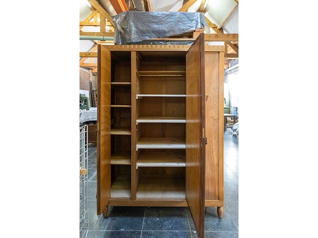 Kast met spiegel - afbeelding 1 van  5