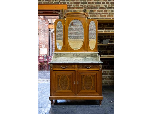 Kast met spiegel - afbeelding 1 van  3