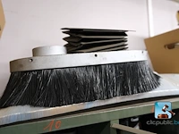 Kast met vakken en inhoud - afbeelding 3 van  11